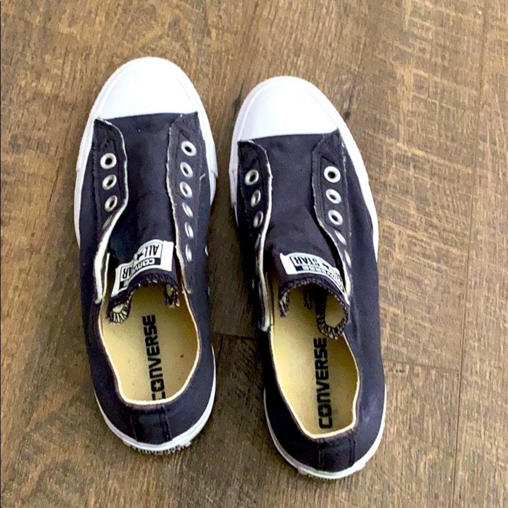 Size 7.5 women’s Converse All Star Slip